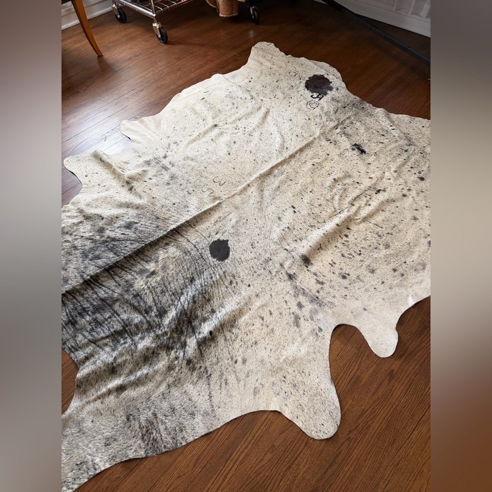 Natural Texas Cowhide Rug in Black and Cream - Picture 3 of 9